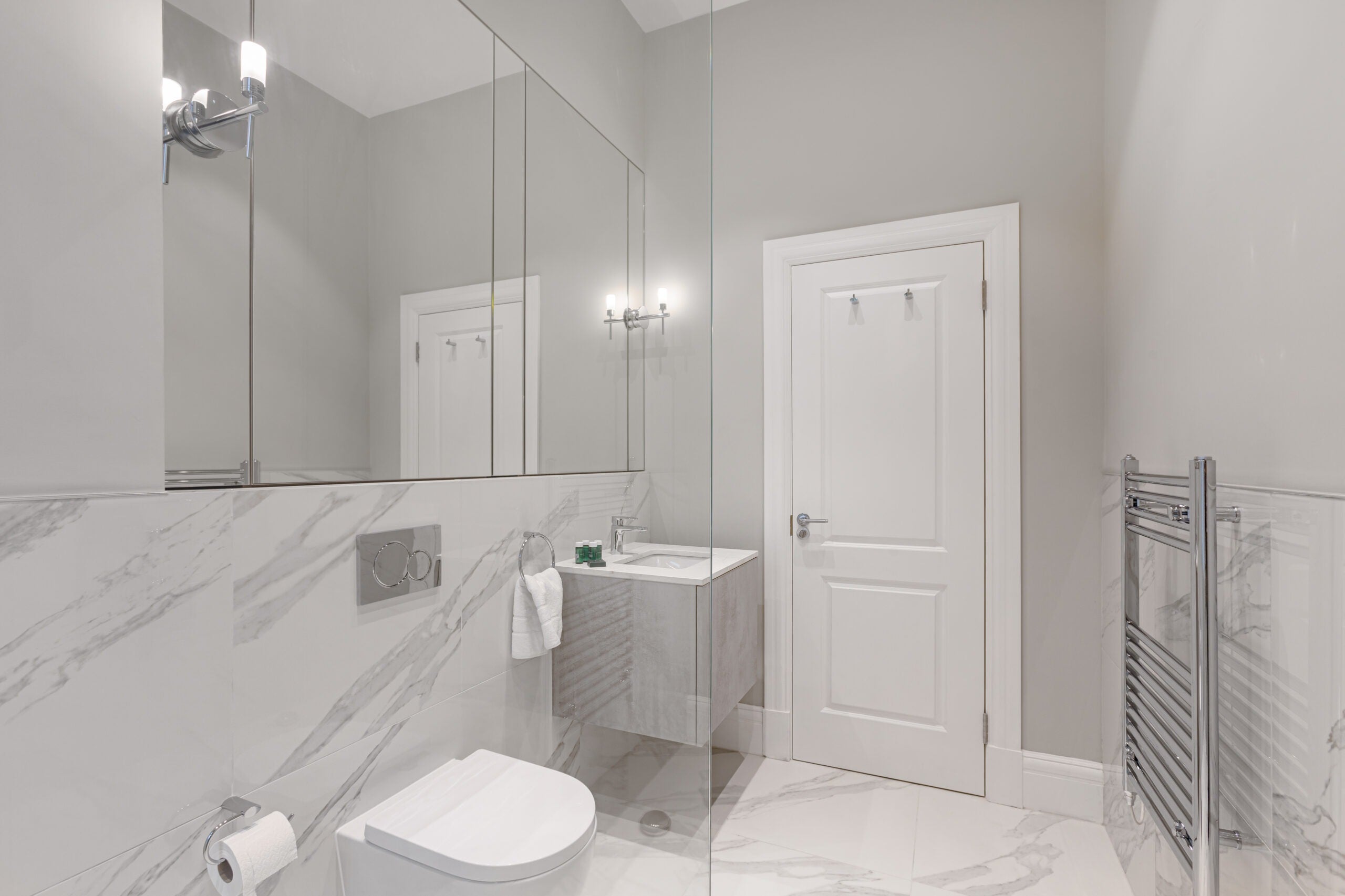 Flat Collingham Road in Greater London