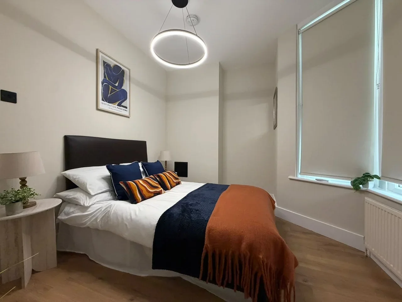 Flat Knox Road in Greater London