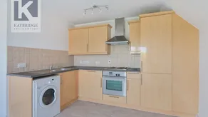 Flat Stoneleigh Park Road in Epsom and Ewell