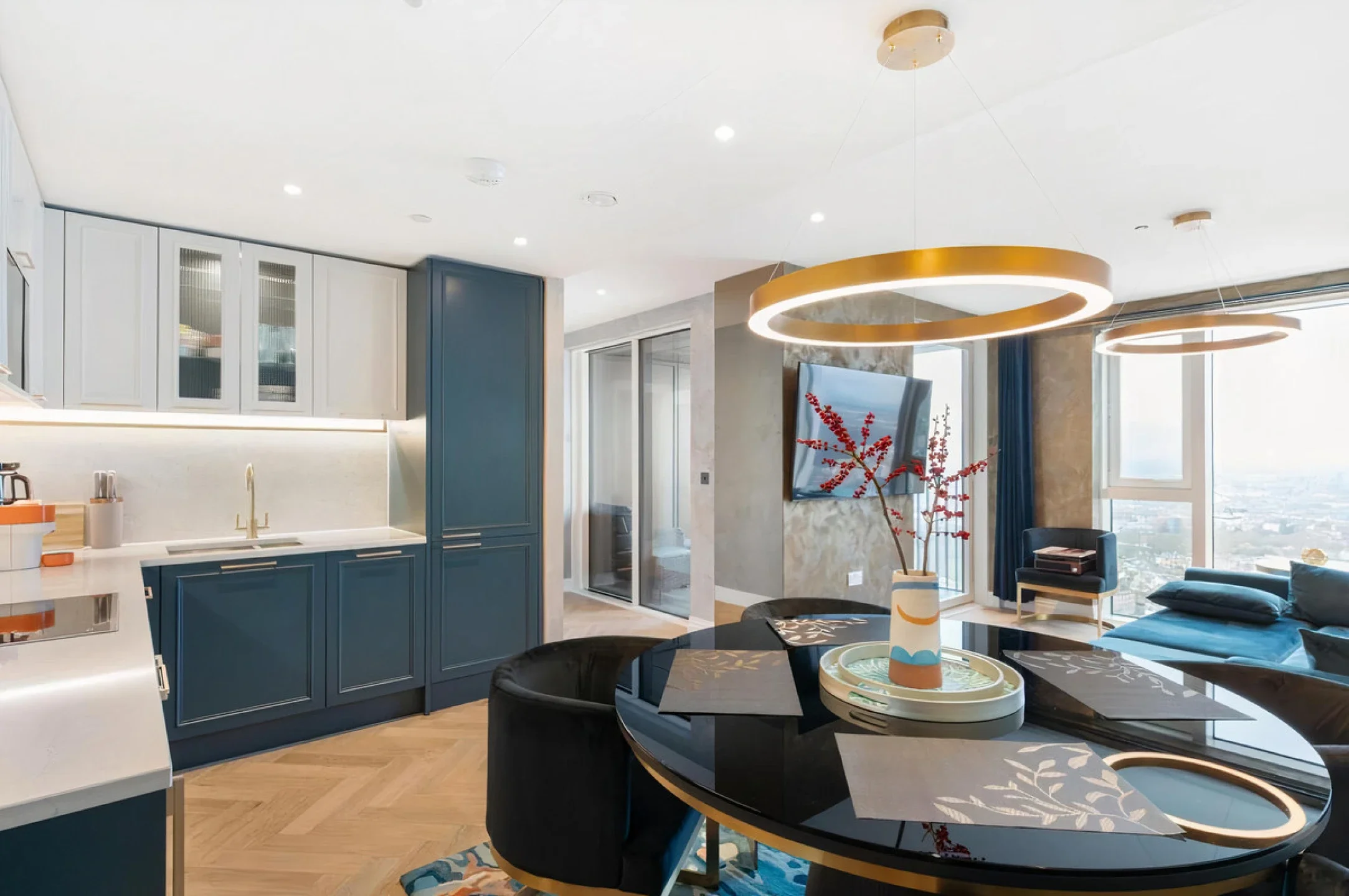 Flat Steeple Close in Greater London