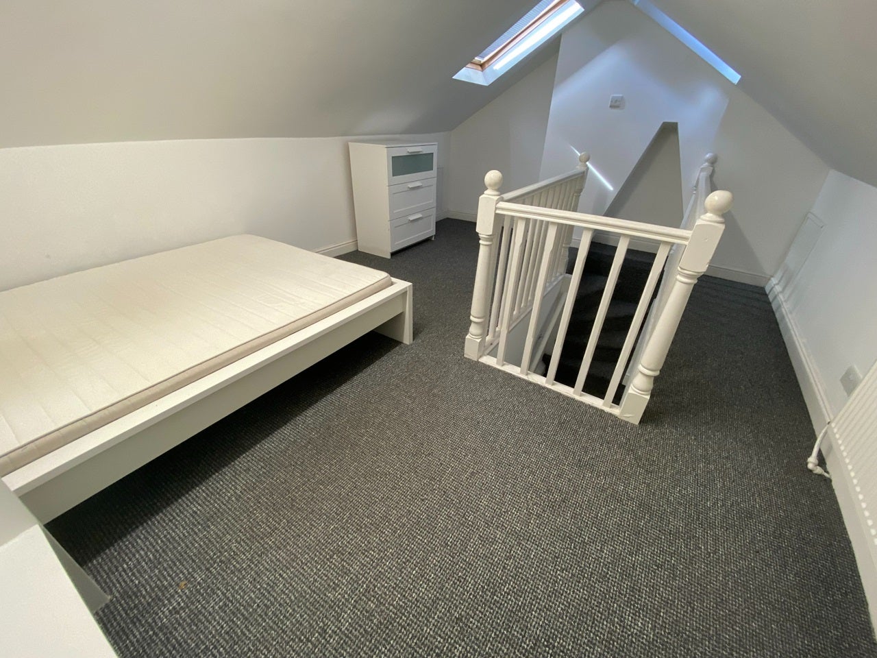Room Langworthy Road in Salford