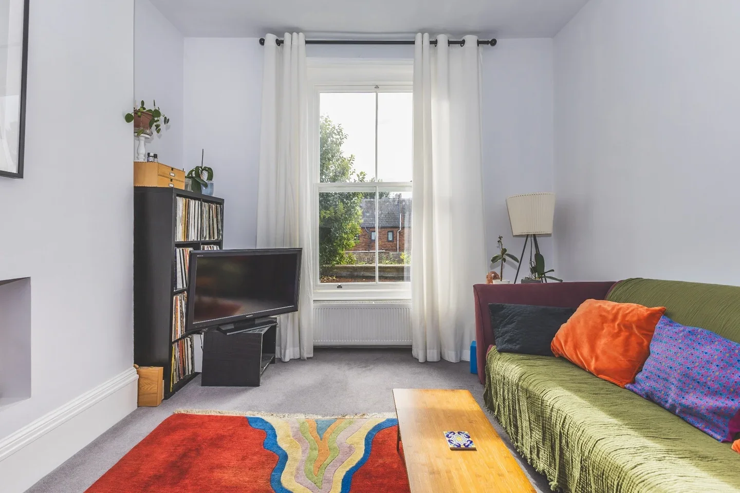Flat Coningham Road in Greater London