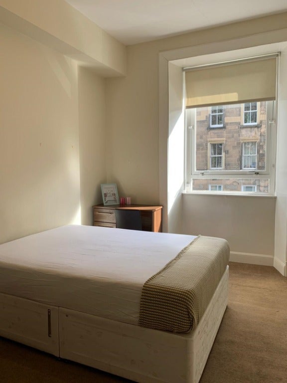 Flat Cornwall Street in City of Edinburgh