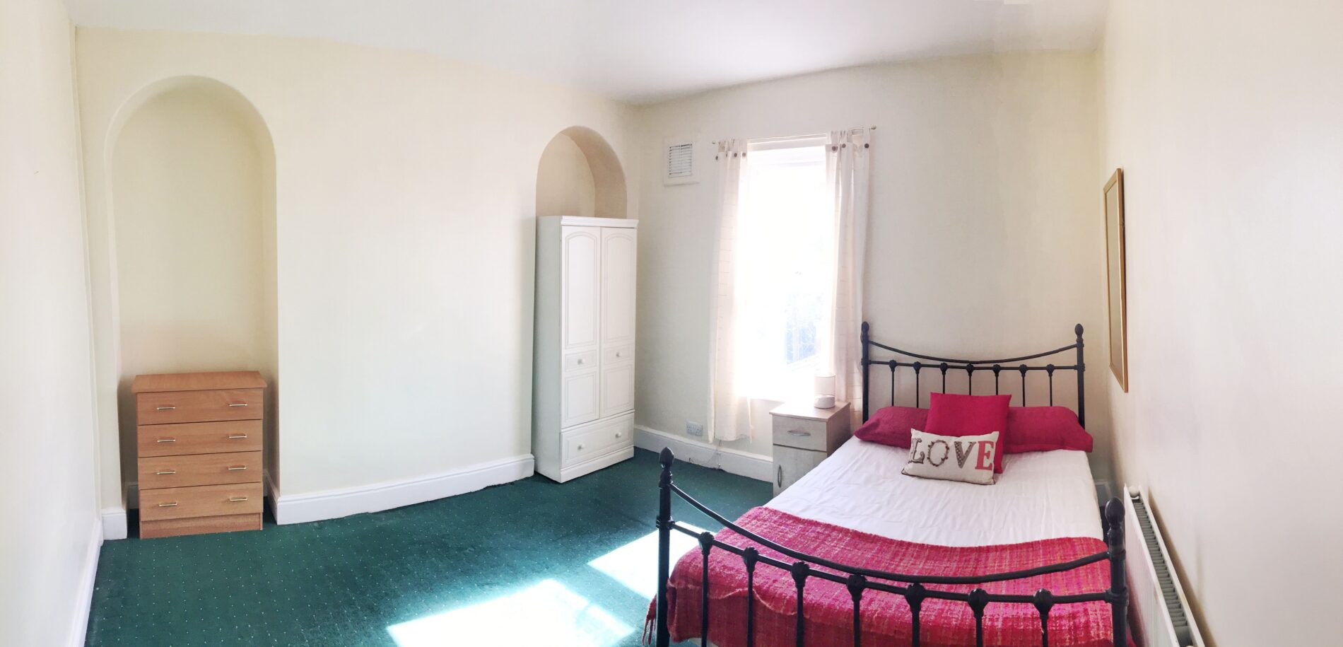 Room Monks Road in Lincoln