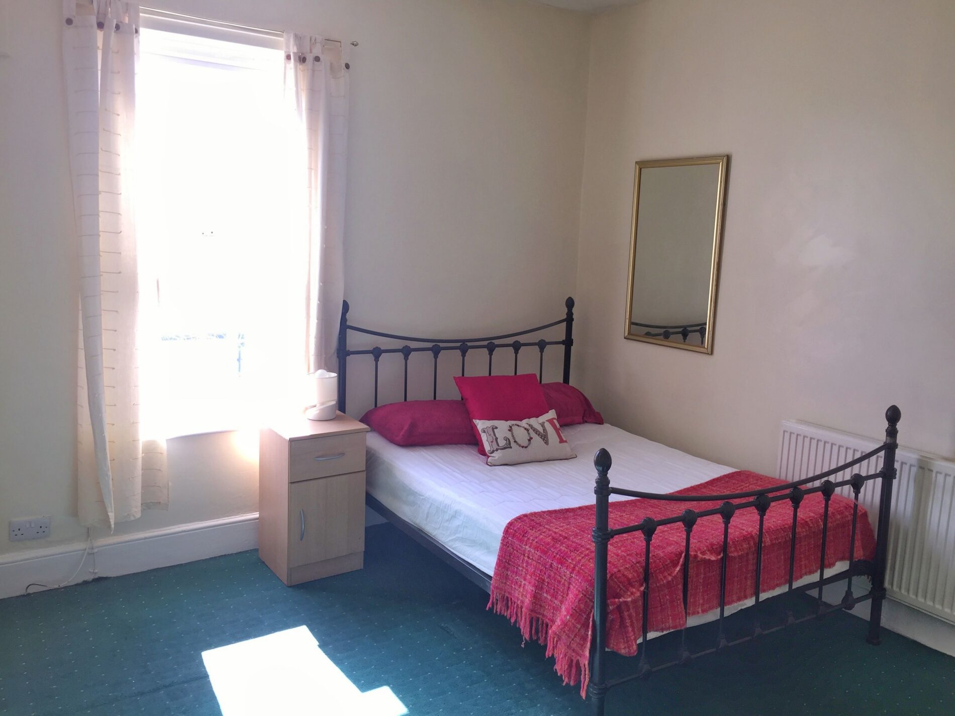 Room Monks Road in Lincoln