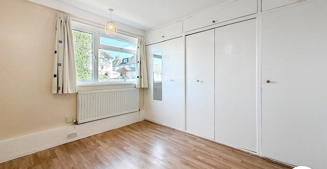 Flat Ankerdine Crescent in Greater London