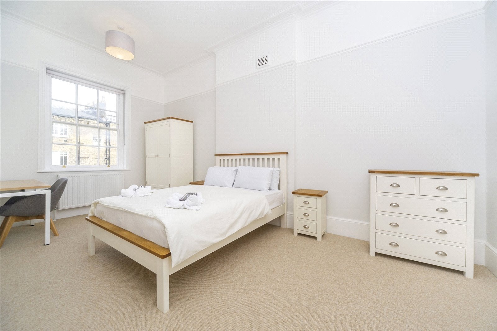 Flat Taviton Street in Greater London