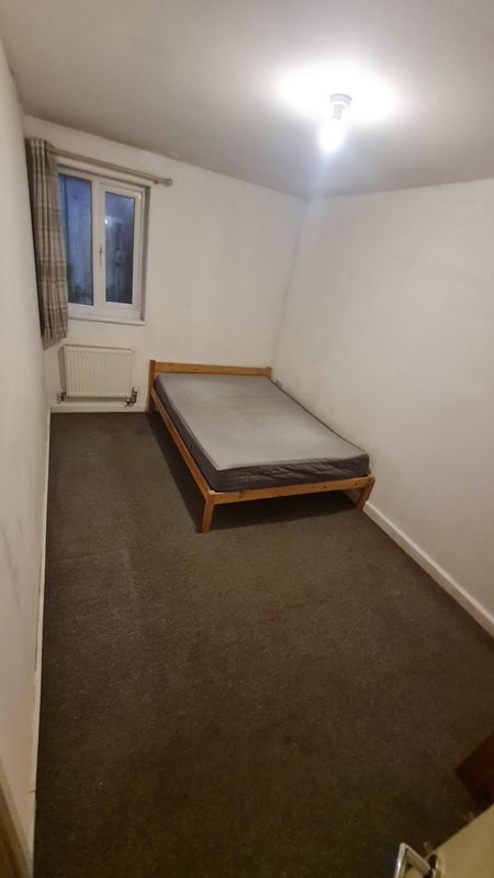 Flat Gloucester Road in Bristol
