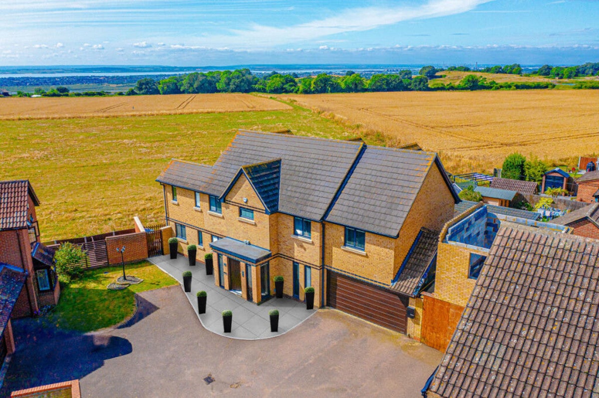 House Princes Avenue in Castle Point