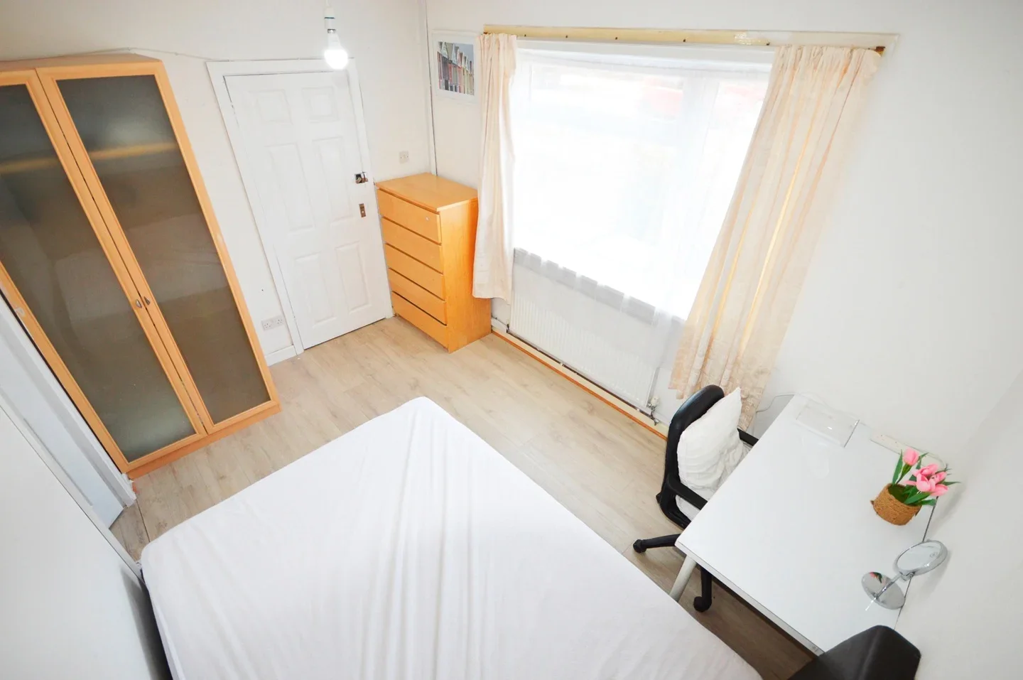 Room Sir Henry Parkes Road in Coventry