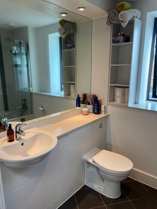 Room Hillyard Street in Greater London