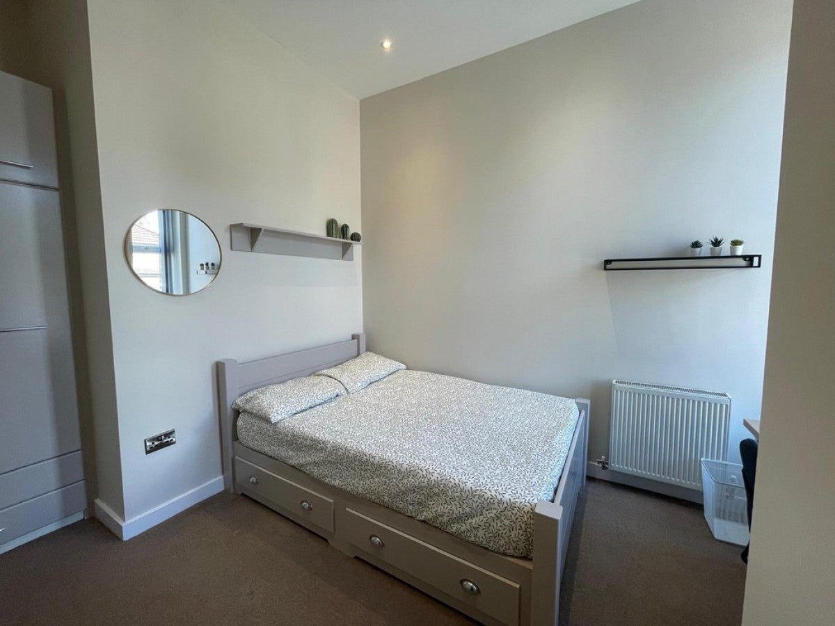 Room Egerton Road in Manchester