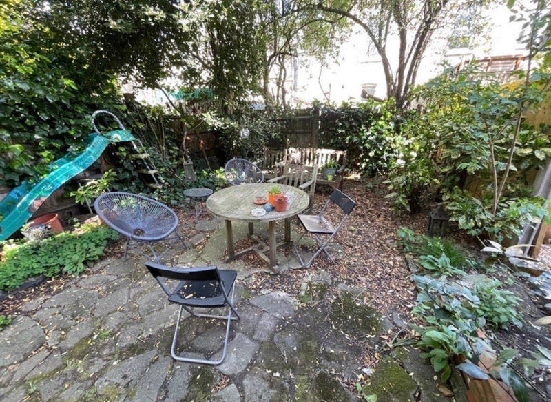 Room Cricklade Avenue in Greater London