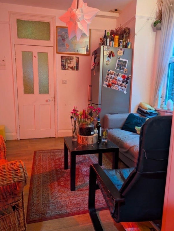 Room Cricklade Avenue in Greater London