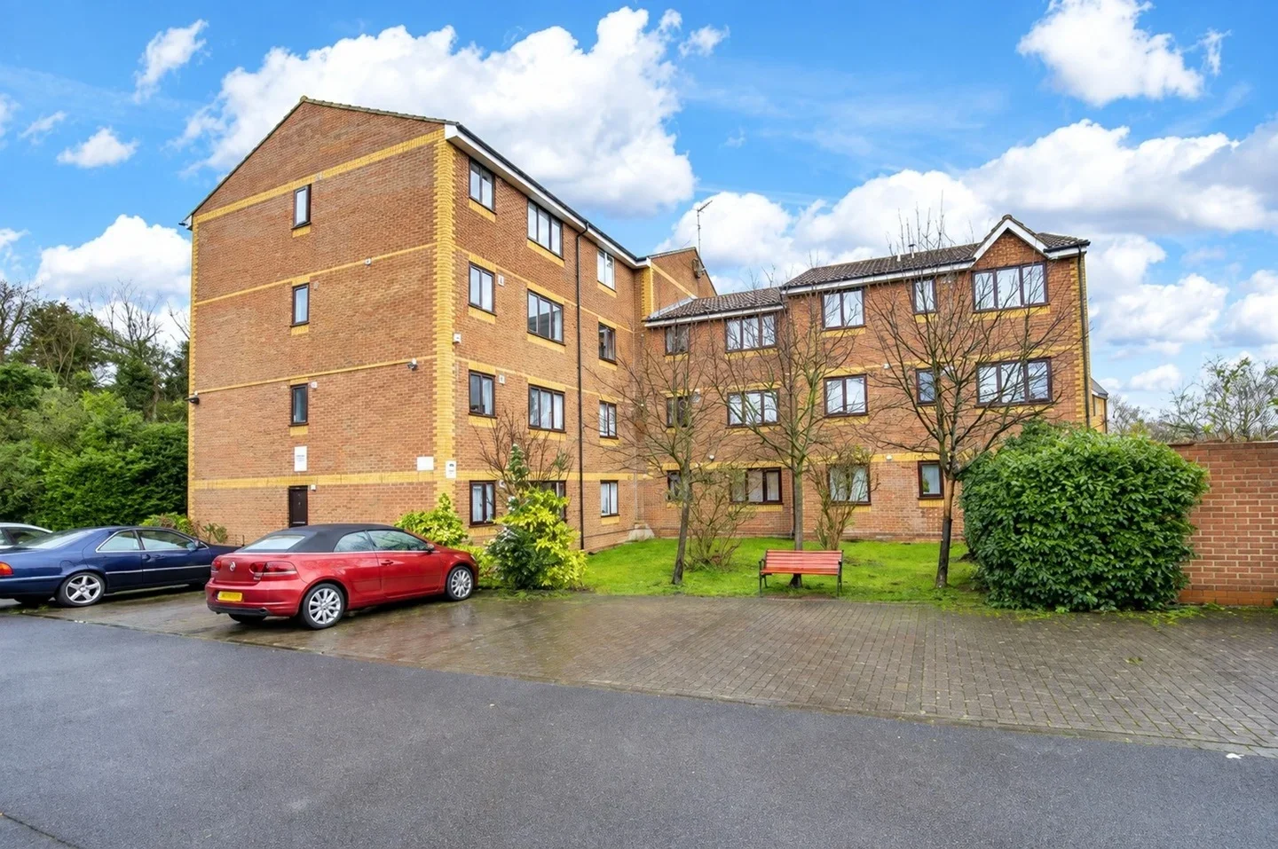 Flat Jack Clow Road in Greater London