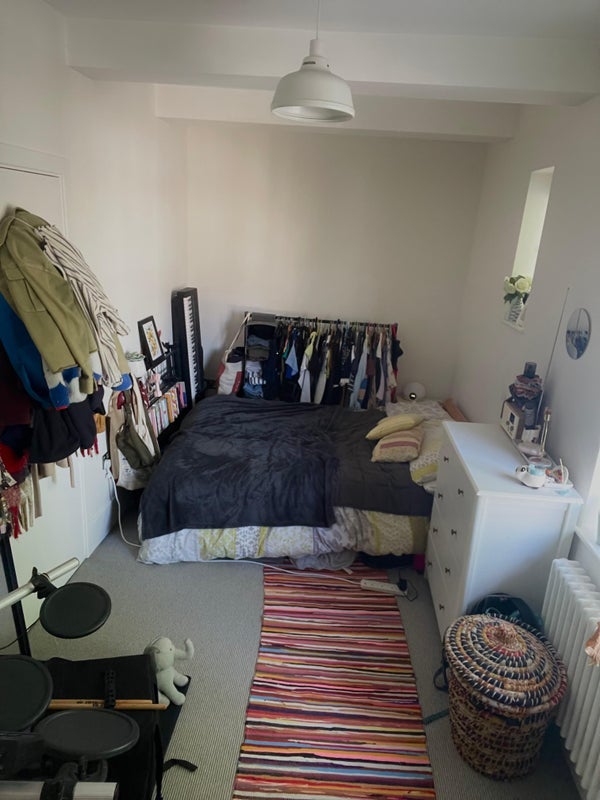 Room Merrow Street in Greater London