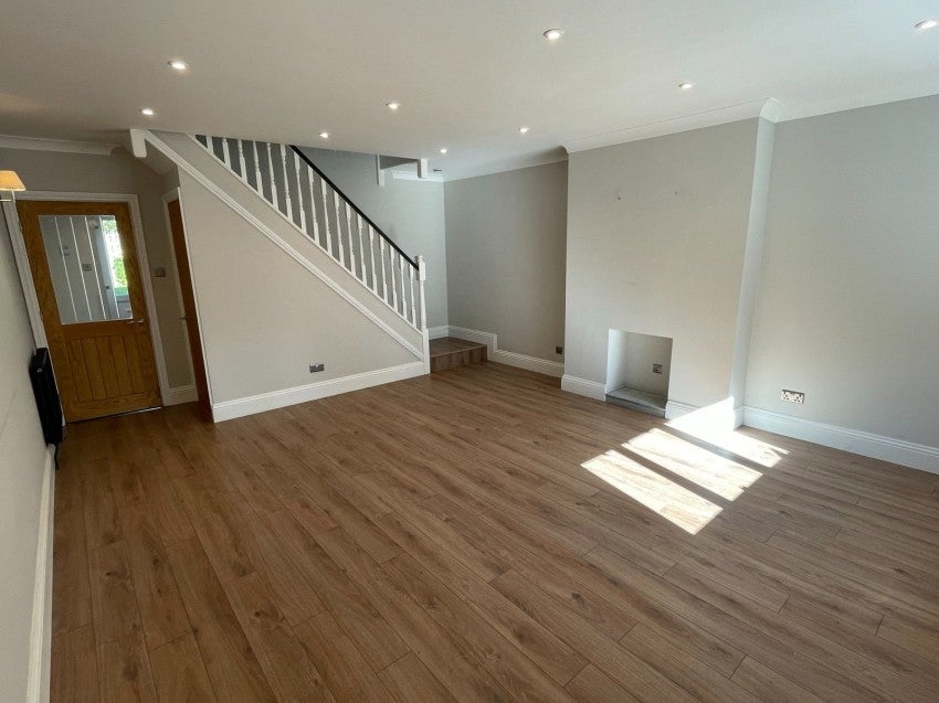 House Hungate Close in Saxton