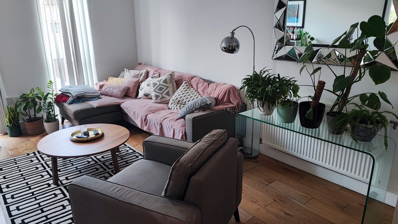 Room Laburnum Street in Greater London