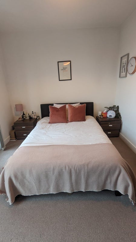 Room Laburnum Street in Greater London