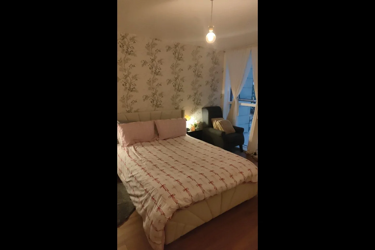 Room Westferry Road in Greater London