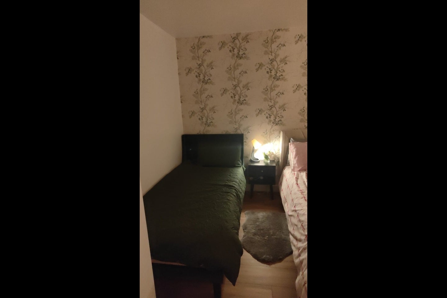 Room Westferry Road in Greater London