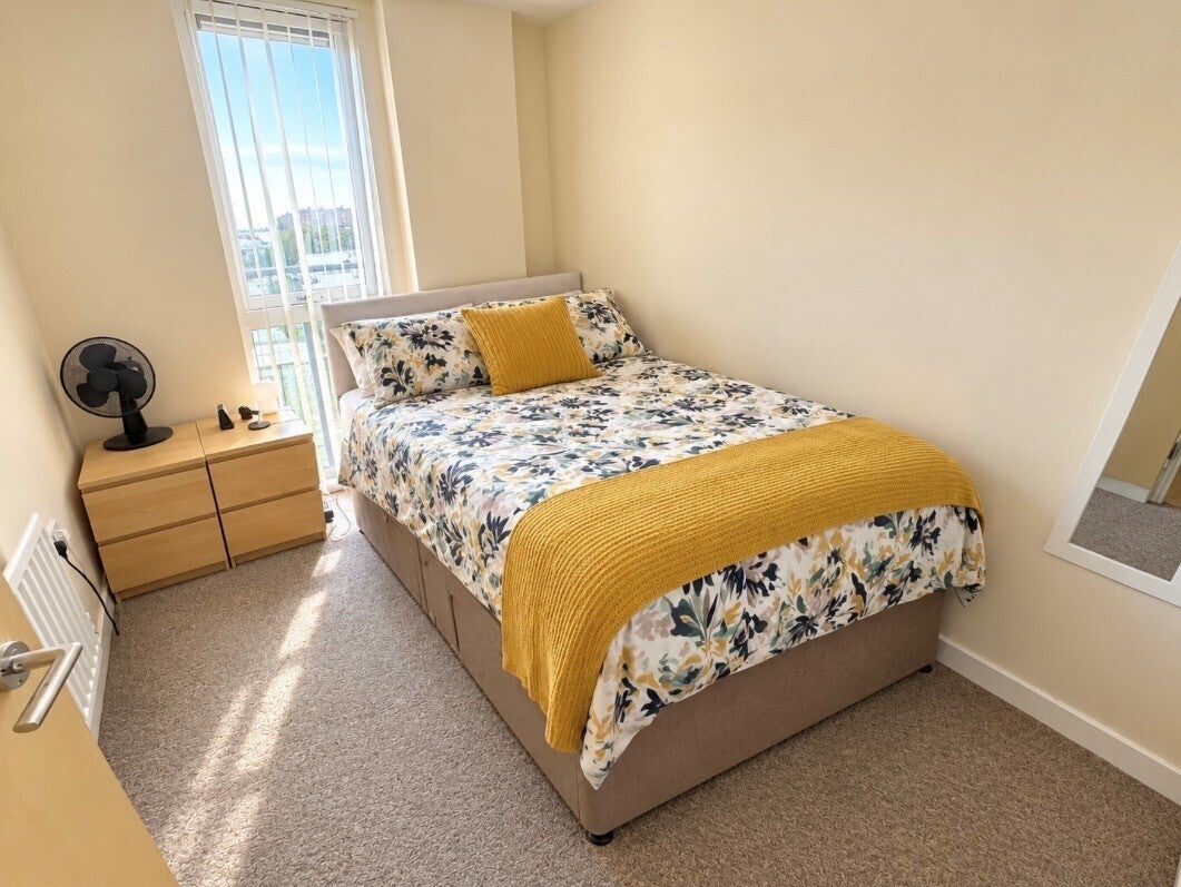 Flat Mortimer Square in Milton Keynes