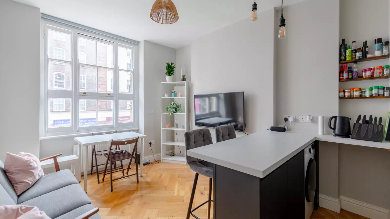 Flat Clerkenwell Green in Greater London