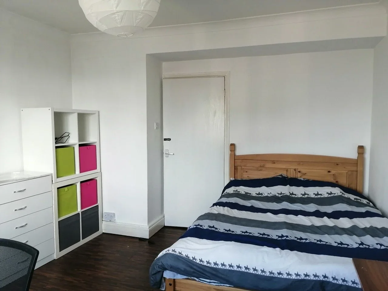 Room Trelawney Estate in Greater London