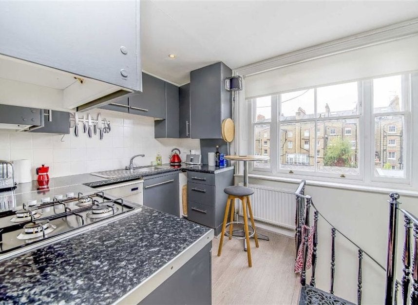 Flat Cranley Gardens in Greater London