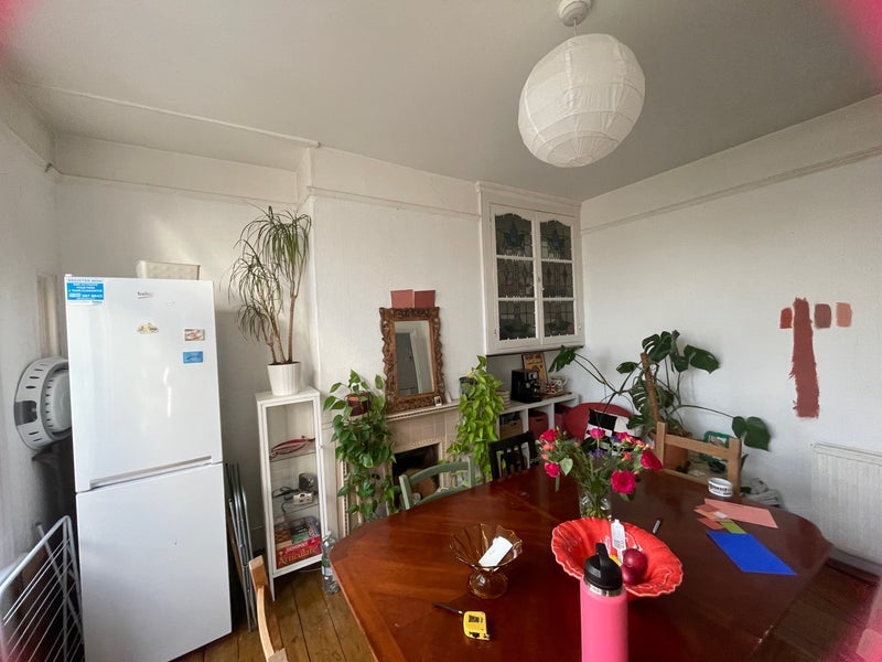 Room Dalmeny Avenue in Greater London