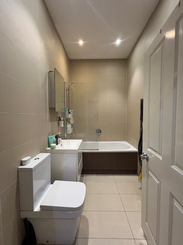 Room Grange Park in Greater London