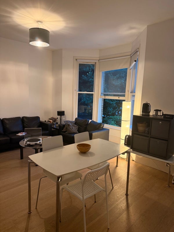Room Grange Park in Greater London