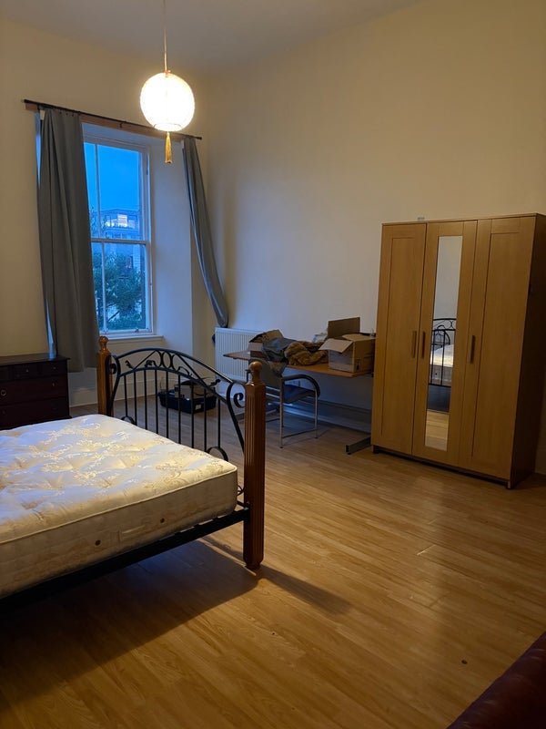 Room Lansdowne Crescent in Glasgow