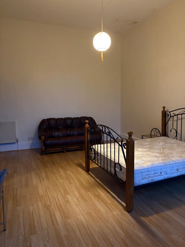 Room Lansdowne Crescent in Glasgow