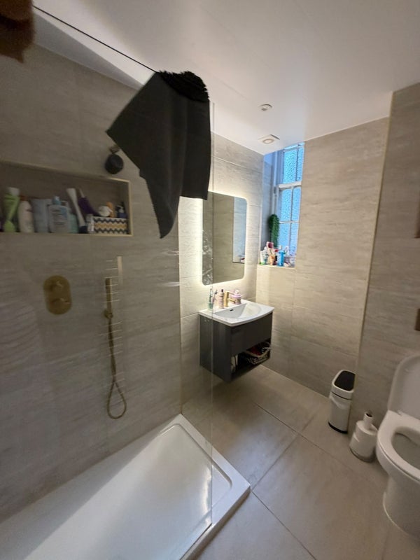 Room Lansdowne Crescent in Glasgow