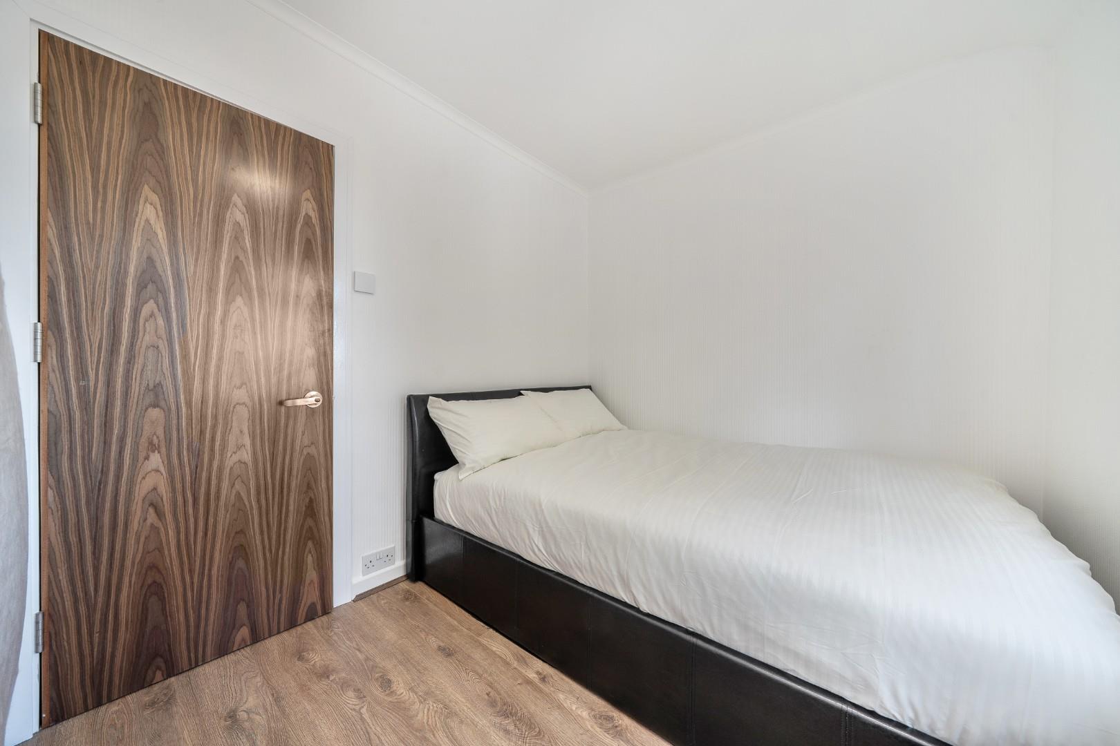 Room Littlebrook Manor Way in Dartford