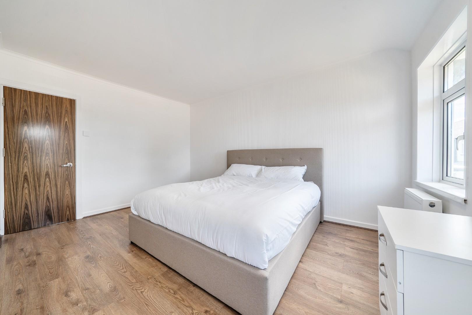 Room Littlebrook Manor Way in Dartford