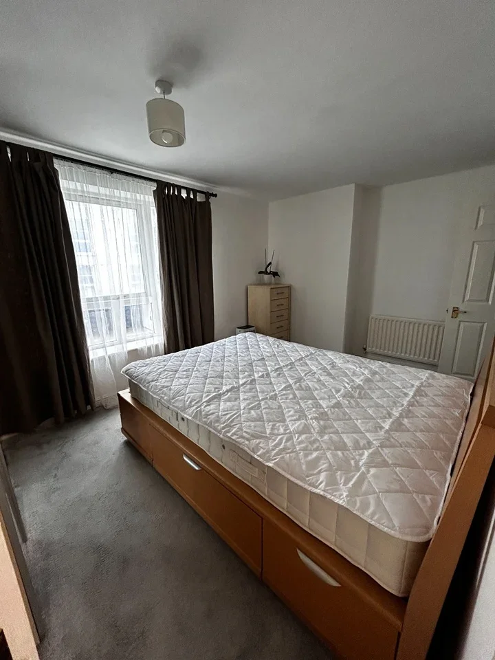 Room Stewart Street in Greater London