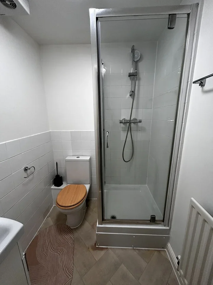 Room Stewart Street in Greater London