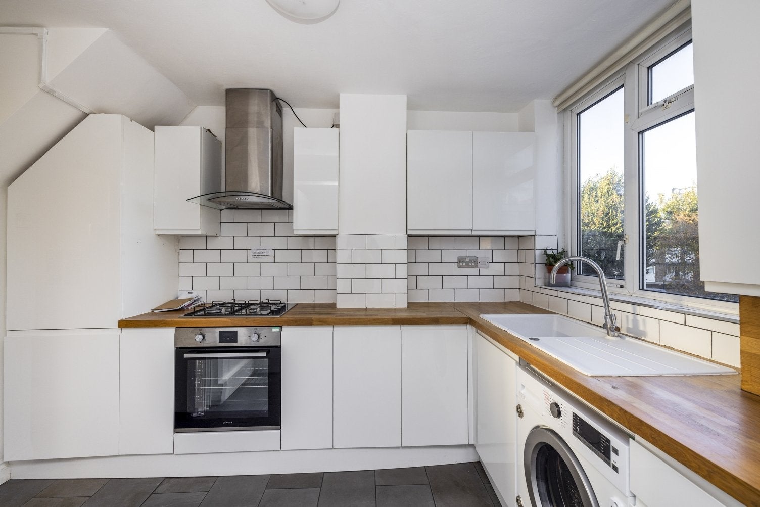 Flat Lorrimore Square in Greater London