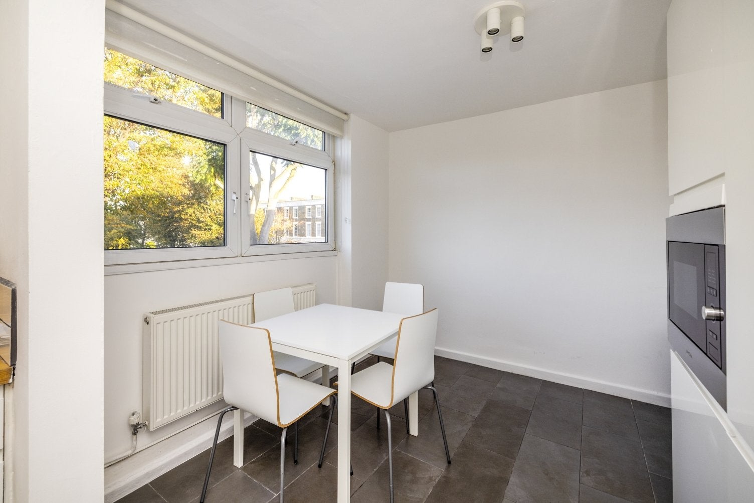 Flat Lorrimore Square in Greater London