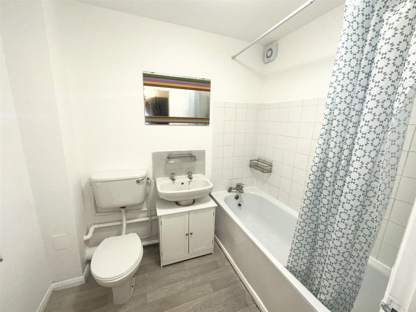 Flat Linnet Close in Greater London