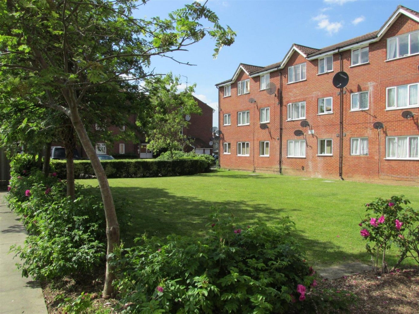 Flat Linnet Close in Greater London