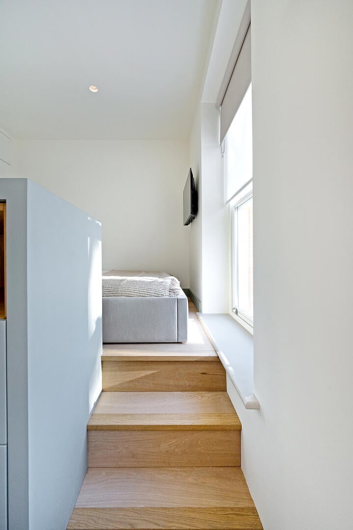 Flat Bramham Gardens in Greater London