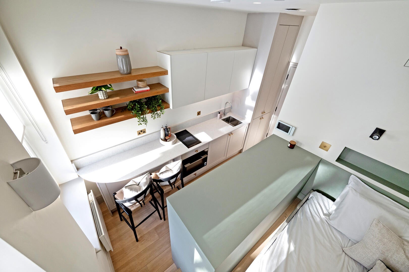 Flat Bramham Gardens in Greater London