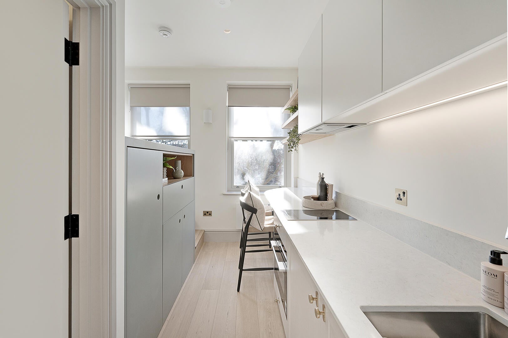 Flat Bramham Gardens in Greater London