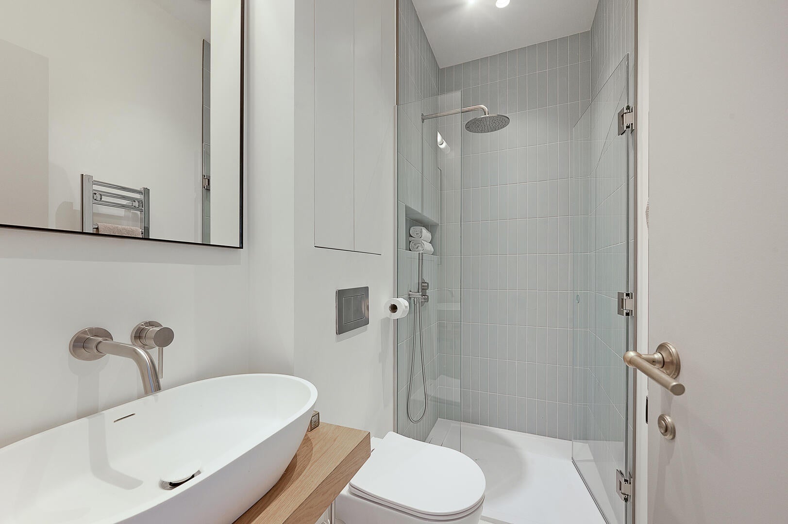 Flat Bramham Gardens in Greater London