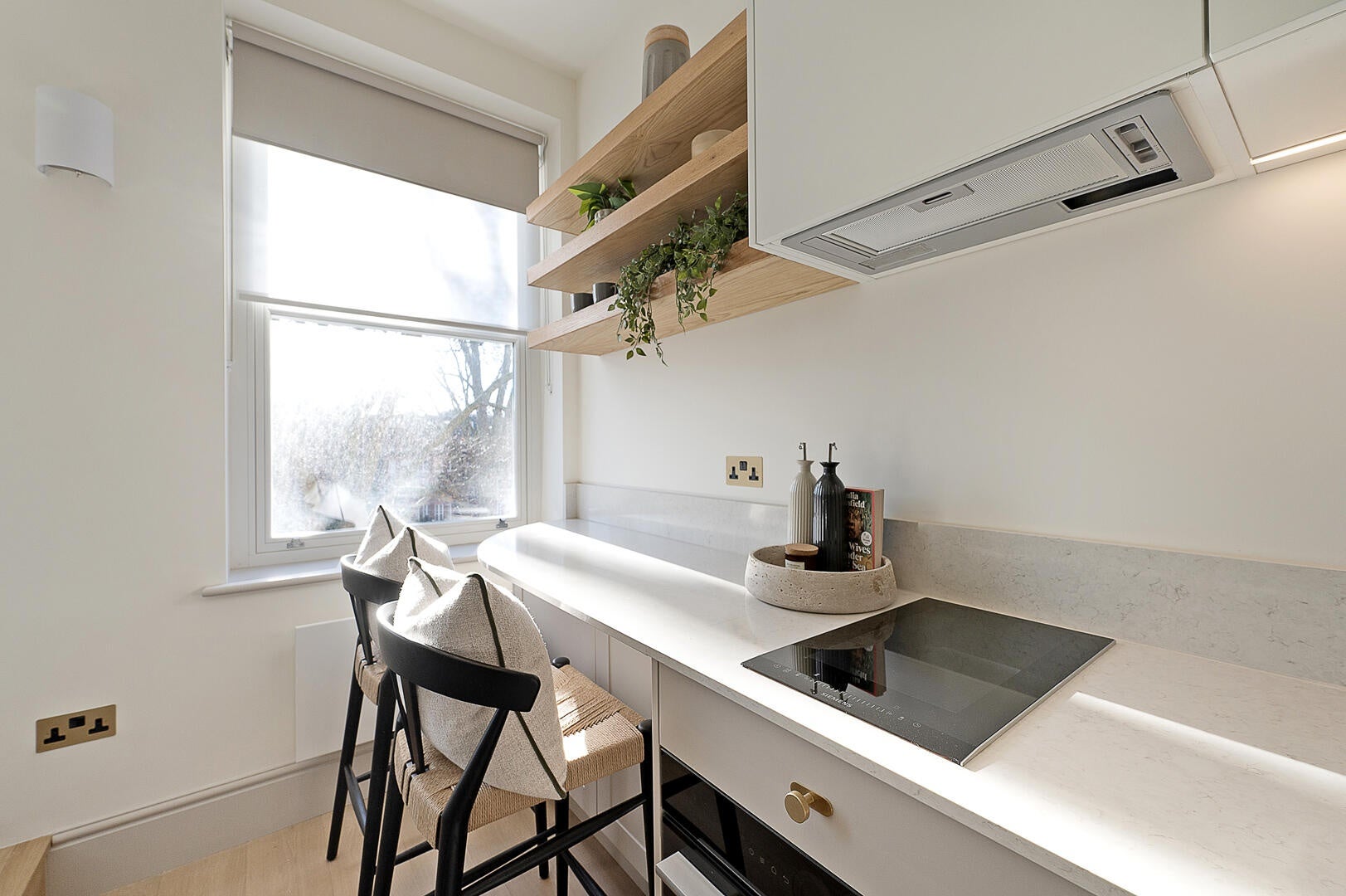 Flat Bramham Gardens in Greater London
