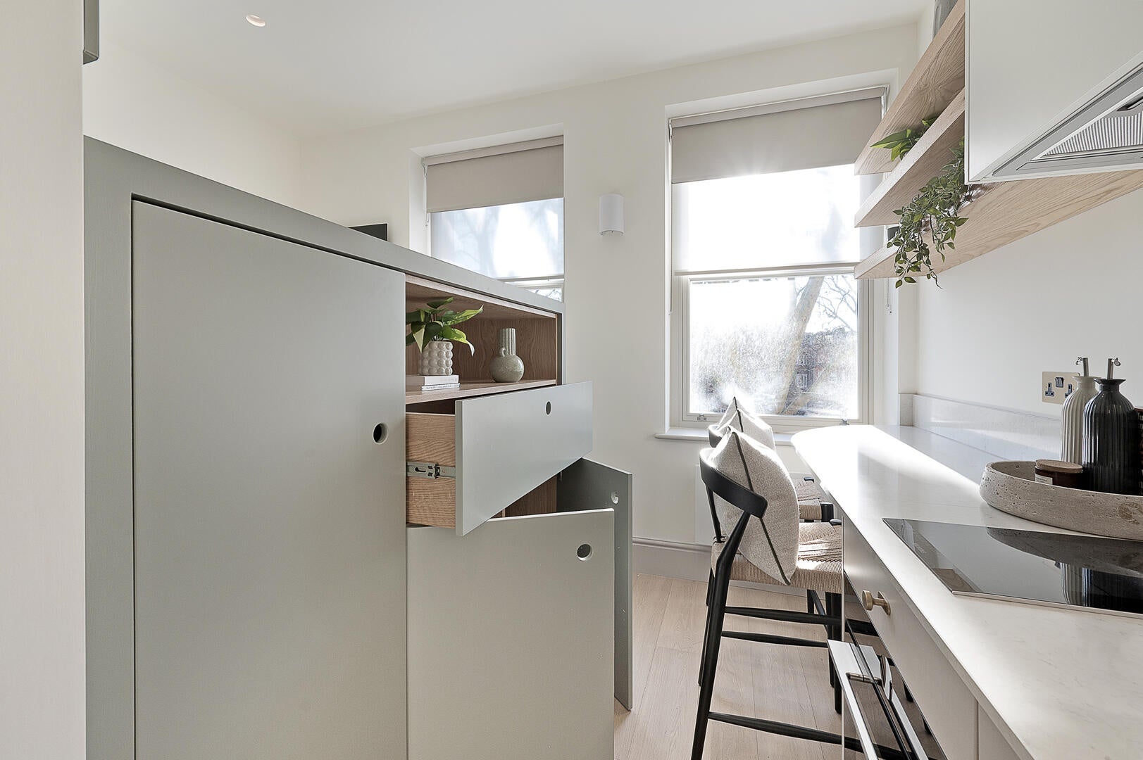 Flat Bramham Gardens in Greater London