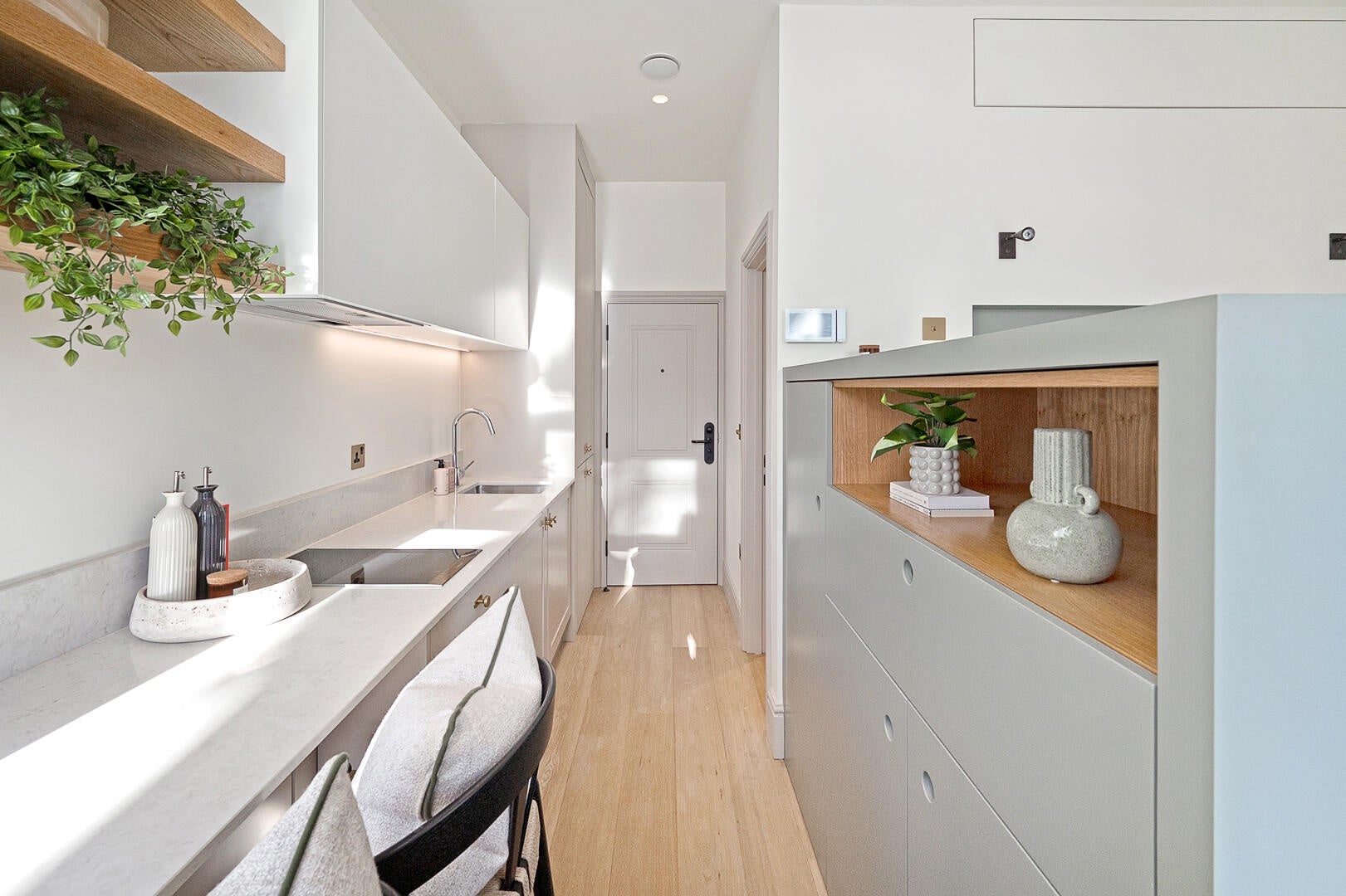 Flat Bramham Gardens in Greater London